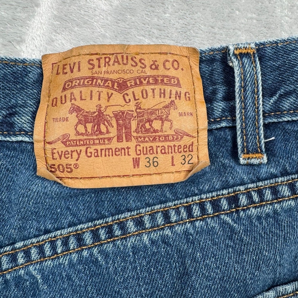Levis 505 Jeans Mens 36x32 Blue Regular Fit Straight Leg Denim Made in USA - Picture 7 of 16